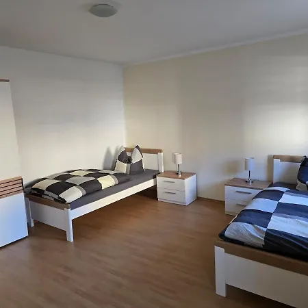 アパート Ferien-monteurwohnung シュクロイディッツ